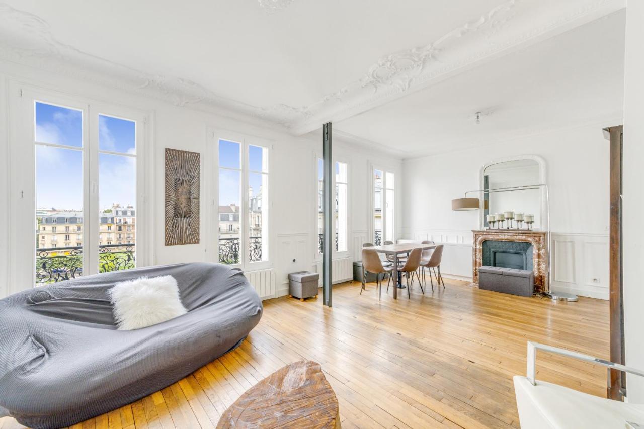 Place De La Mairie Apartment ลูวาลัวเปแรต์ ภายนอก รูปภาพ