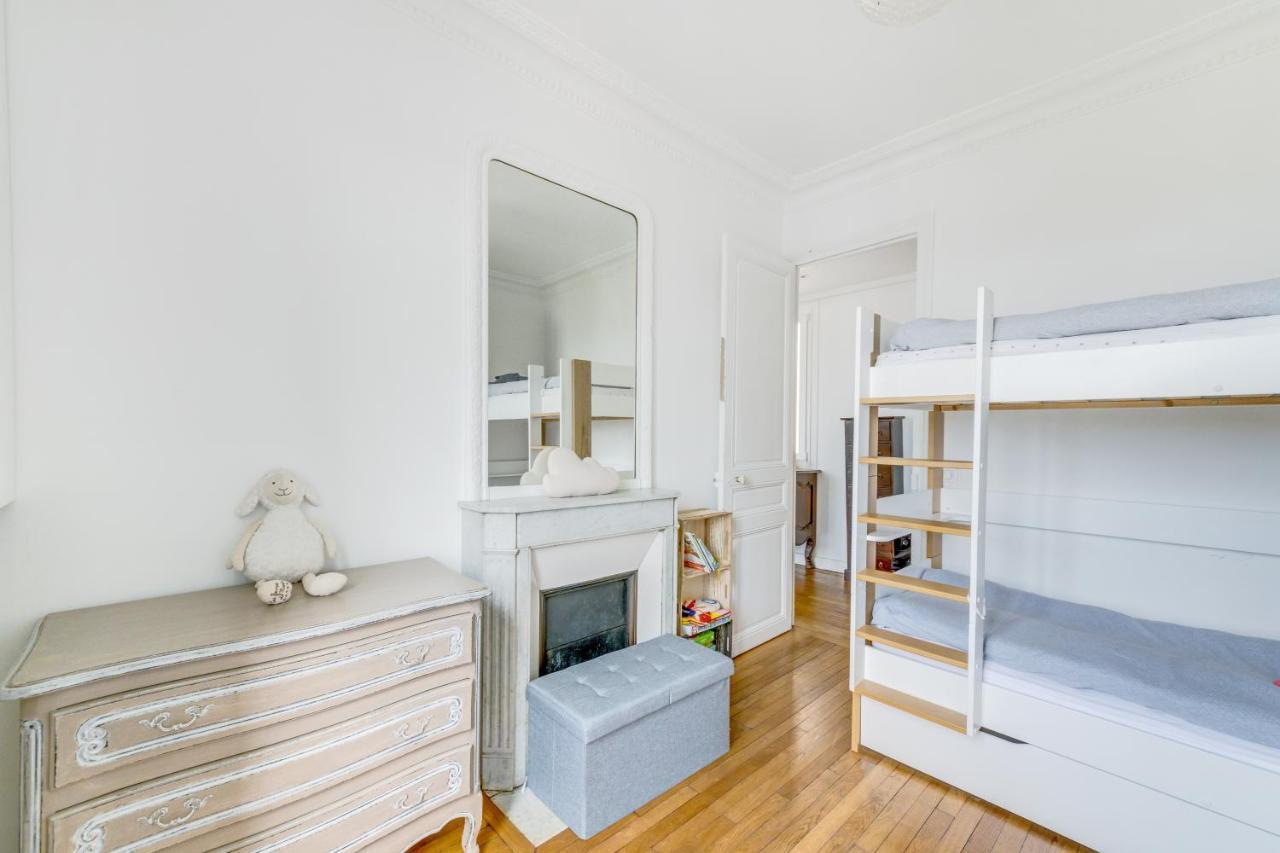Place De La Mairie Apartment ลูวาลัวเปแรต์ ภายนอก รูปภาพ
