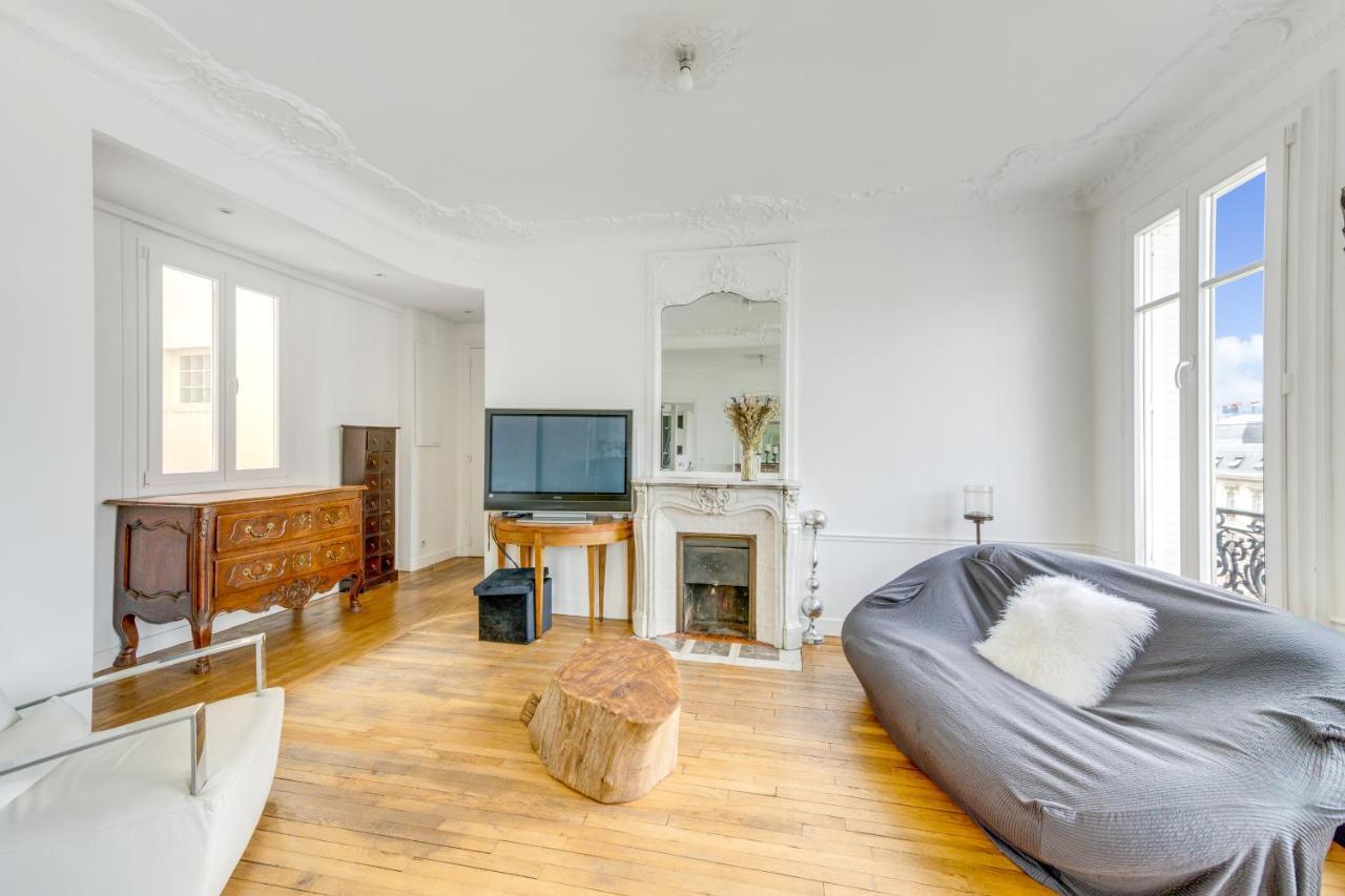 Place De La Mairie Apartment ลูวาลัวเปแรต์ ภายนอก รูปภาพ